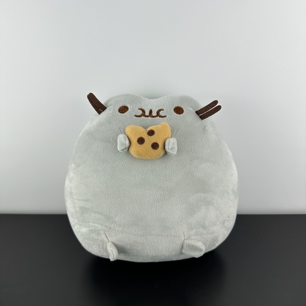 Gund Pusheen Cat Snackable Chocolate Chip Cookie 9” Beanbag Plush Stuffed Animal